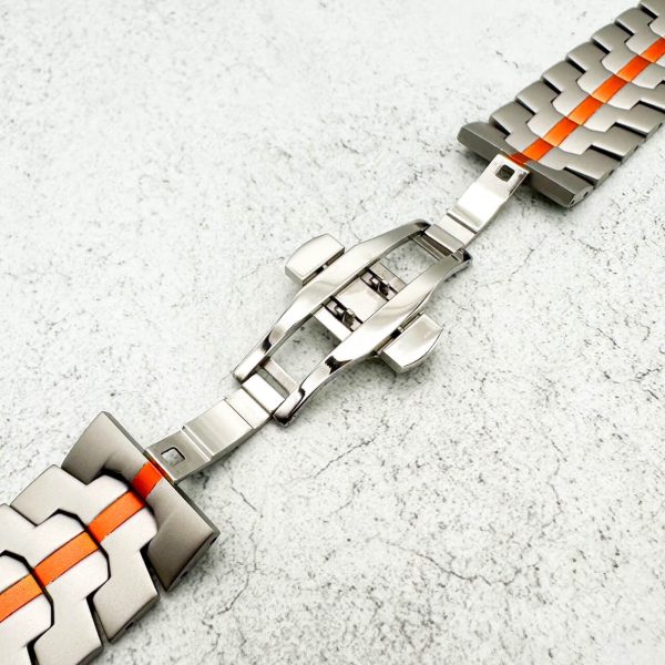 Titanium Style Metal Strap Apple Watch - Silver / Orange