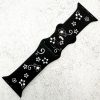 Silicone Floral Engraved Watch Strap Apple Watch - Black / White