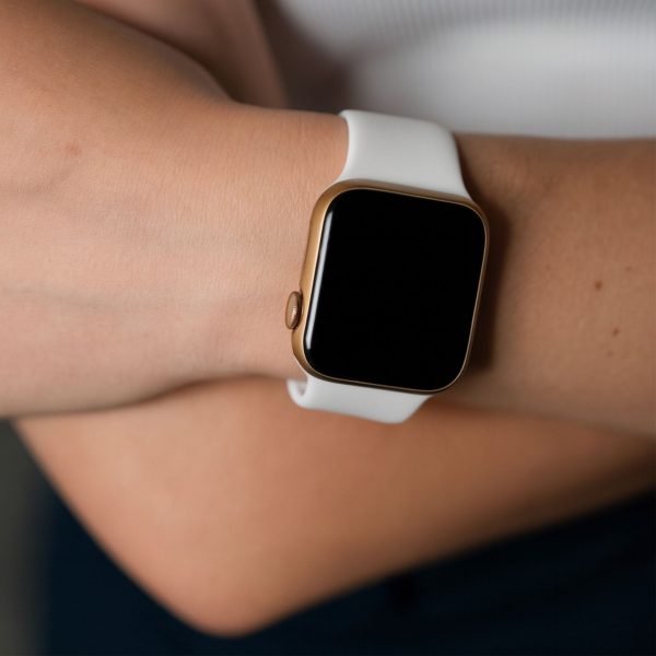 silicone-watch-strap-for-apple-watch-the-thrifty-gentleman-white.jpg Classic Silicone Strap Apple Watch - White
